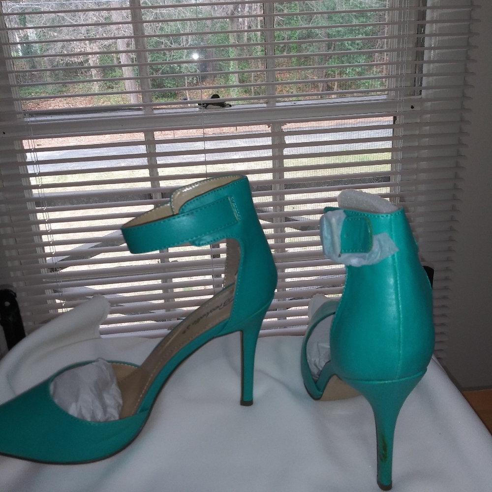 Aqua ankle strapped heels